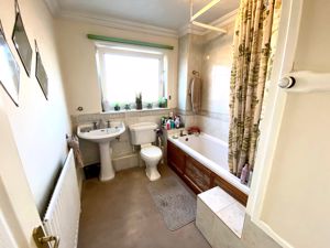 Family Bathroom- click for photo gallery